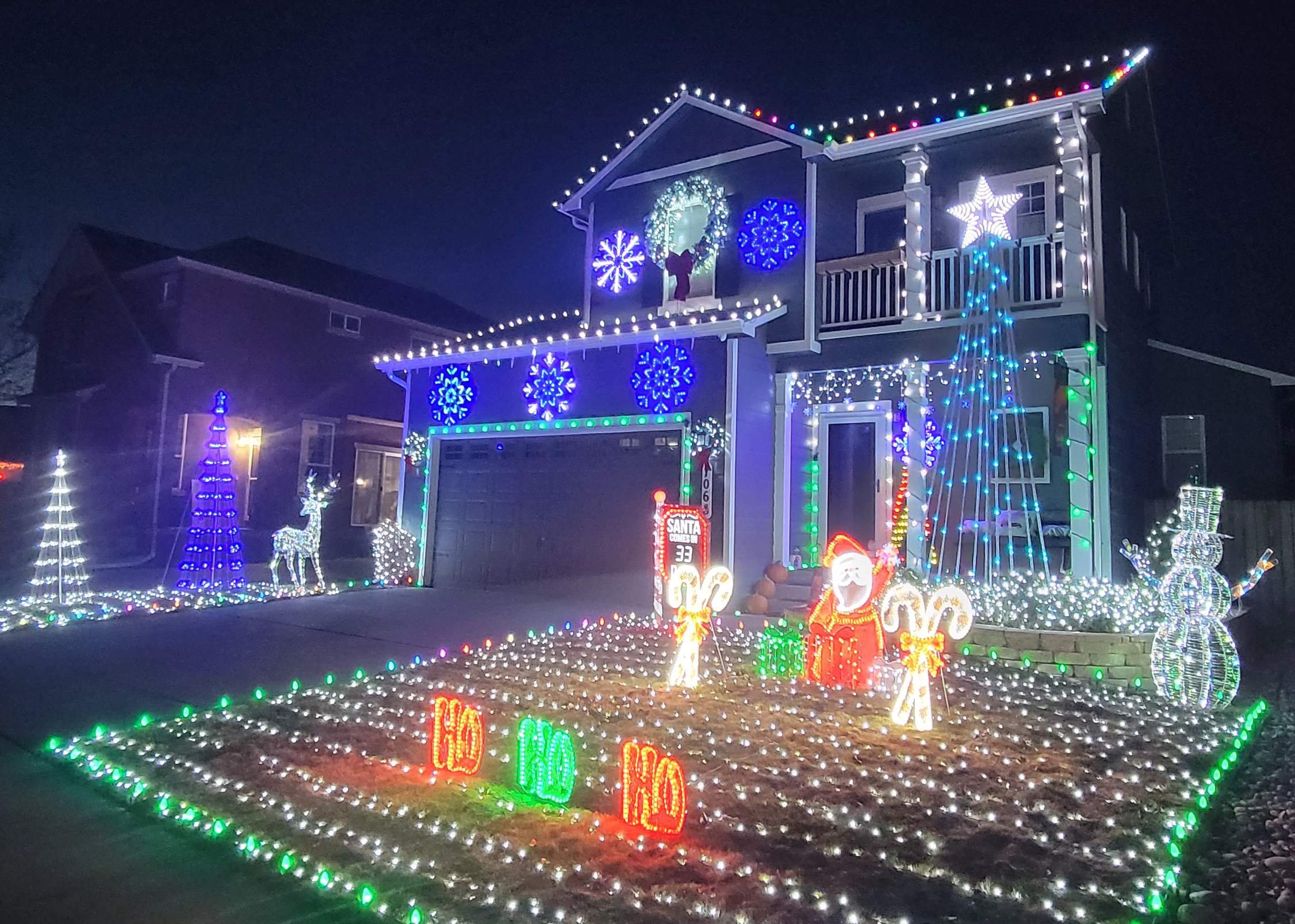 39 dazzling holiday light displays that make SoCal shine - Los Angeles Times, image size:2252x1608